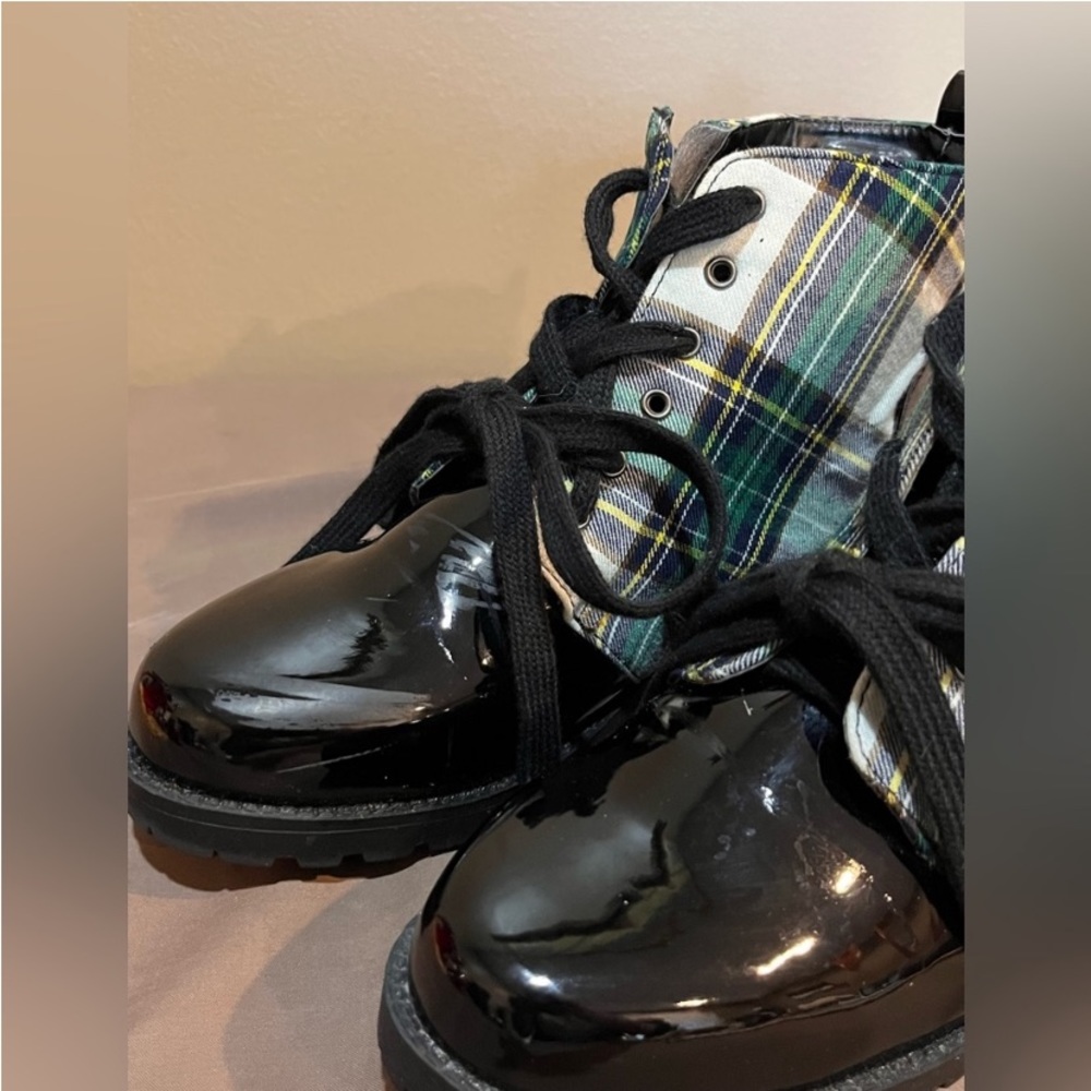 Angel Steps Boots - Picture 3 of 10